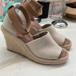 Toms size 6 wedges